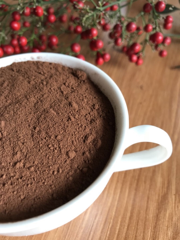 Cacao in polvere organico puro ad alta percentuale di grassi con la funzione espandentesi dei vasi sanguigni