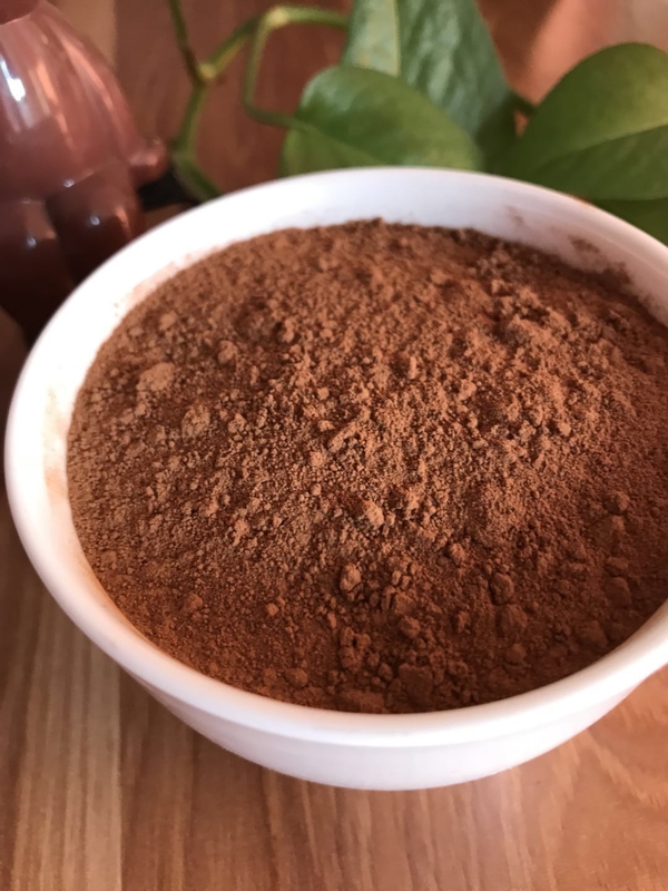 Cacao in polvere a bassa percentuale di grassi del commestibile con diuretico, lo stimolante e gli effetti di rilassamento
